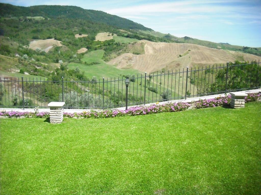 Belvilla By Oyo Graceful Apartment With Garden Petrella Guidi Εξωτερικό φωτογραφία