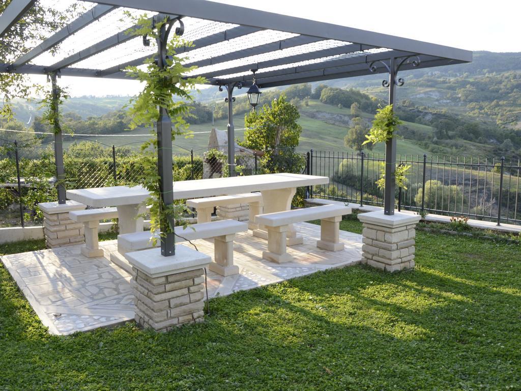Belvilla By Oyo Graceful Apartment With Garden Petrella Guidi Εξωτερικό φωτογραφία